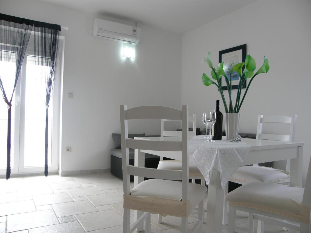 Apartments Belegrata Biograd Na Moru Room photo